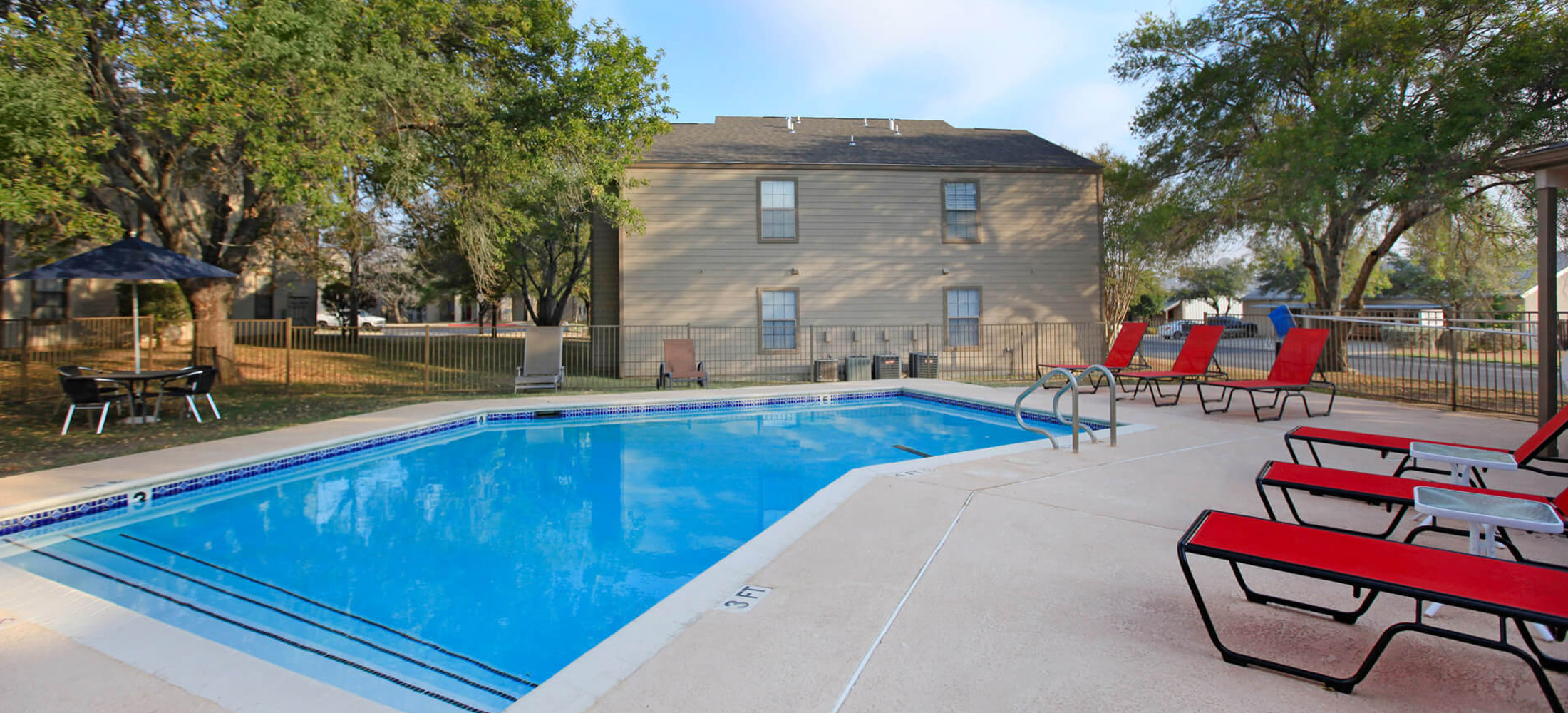 Country Villa - Apartments in Castroville, TX